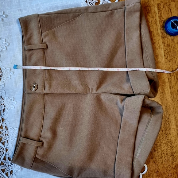 Tobi Tan Dress Shorts - Picture 6 of 7